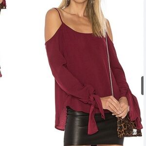 Used. BCBG cold shoulder top